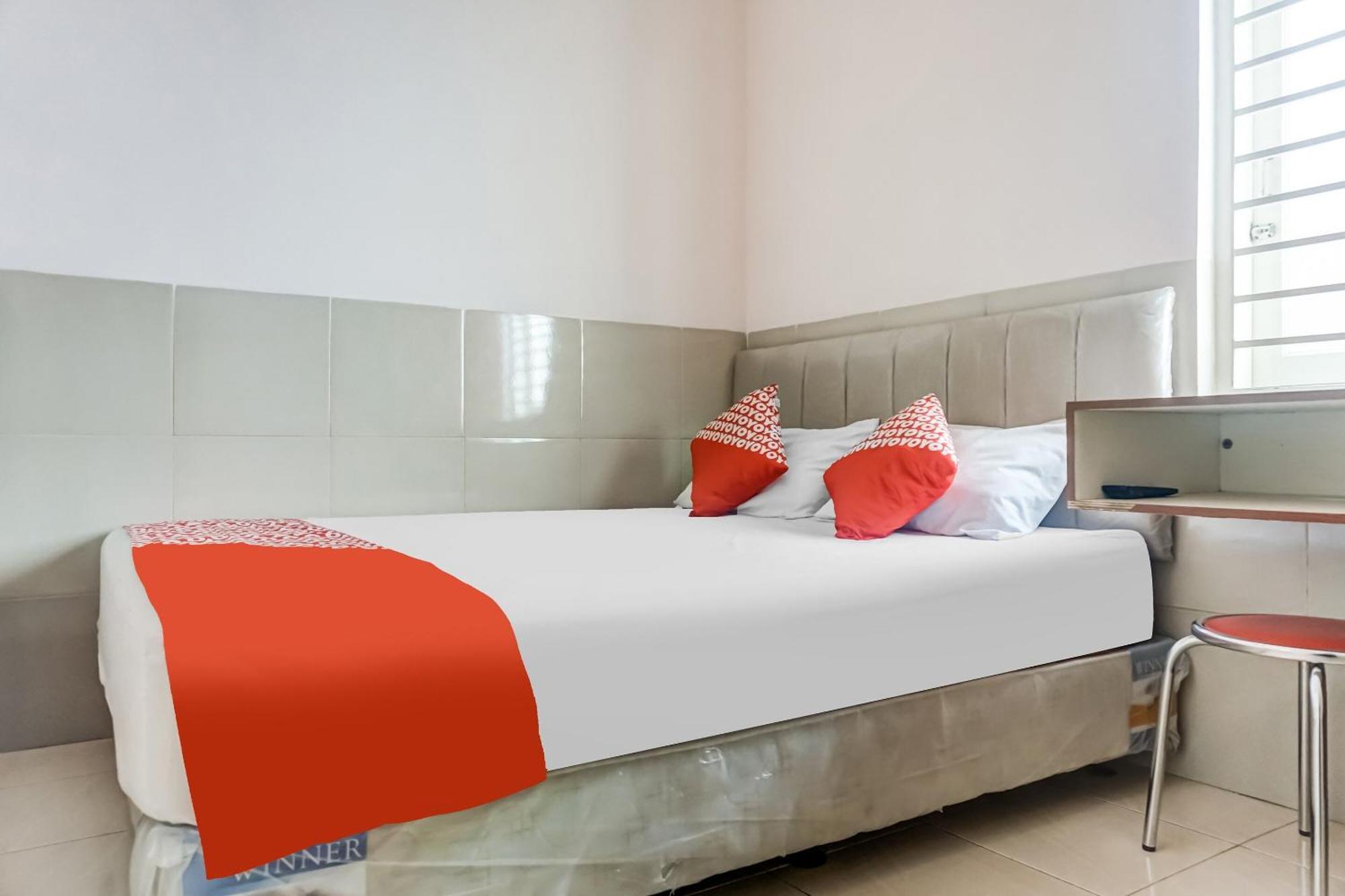 Oyo 91316 Hh Hotel Makassar